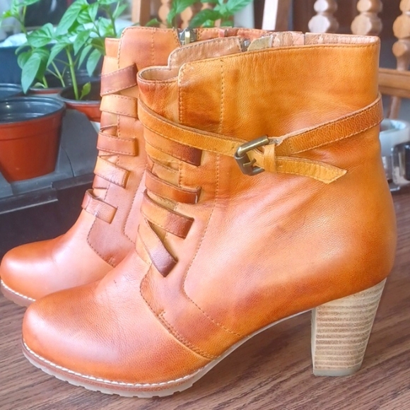 Antelope Tobacco Brown Women's Leather Ankle Bootie!/Boots 351 Size EU 39 Straps - Picture 1 of 8